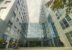 RIVER PLAZA office building, certified in sustainability with BREEAM IN-USE VERY GOOD