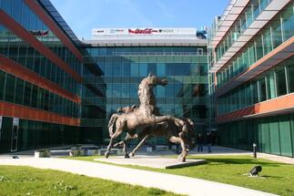 Insignis opens a designer furniture showroom on the ground floor of an office building in the Bucharest Business Park complex