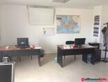 Offices to let in Curta Offices