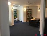 Offices to let in Palazzo Italia