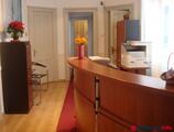 Offices to let in Queen Marry Business Center