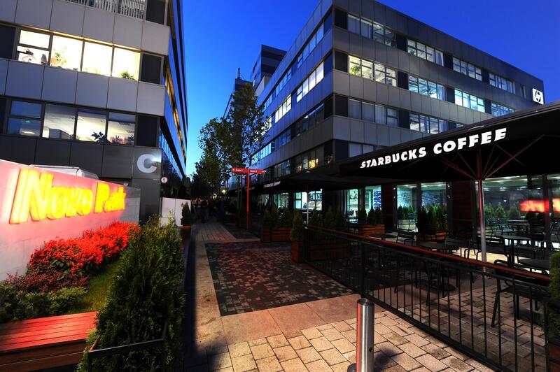 Novo Park opened Starbucks café