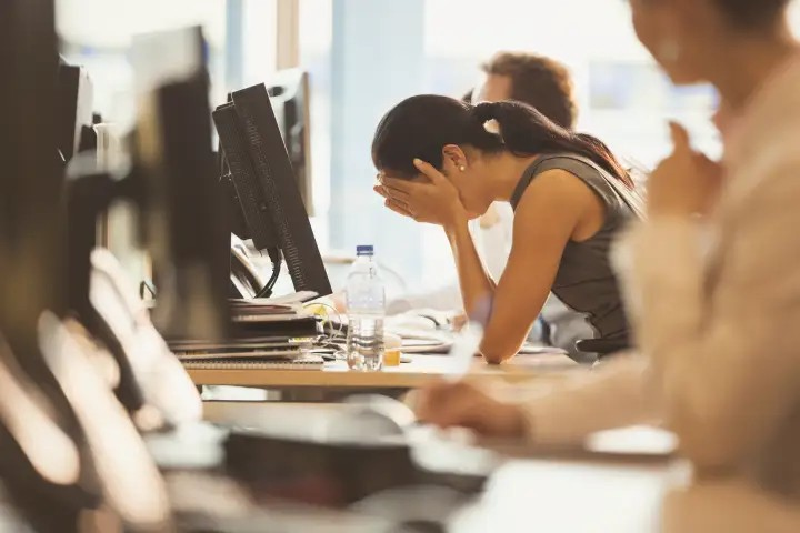 The silent pandemic affecting Romania's offices: 53% of employees experience high daily stress levels The silent pandemic affecting Romania's offices: 53% of employees experience high daily stress levels