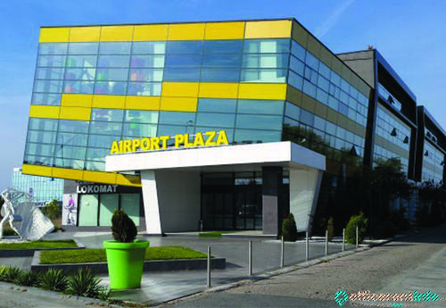 Offices to let in Airport Plaza
