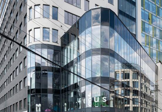 Discover many ways to work your way in Regus Central Business Plaza