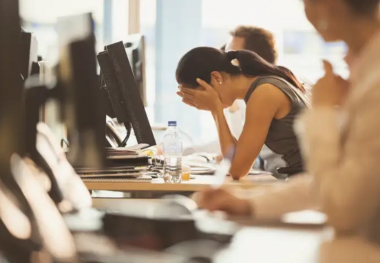 The silent pandemic affecting Romania's offices: 53% of employees experience high daily stress levels